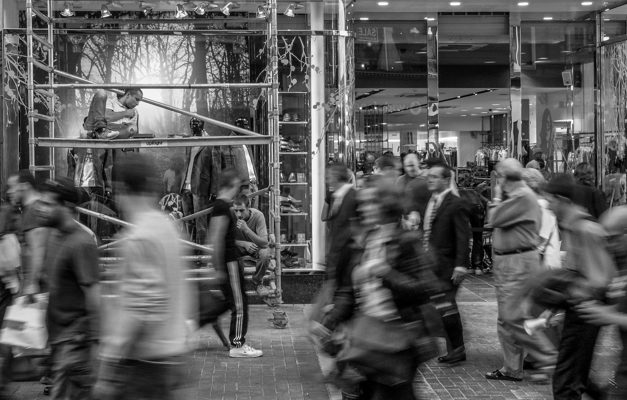 Dublin_lecteur_dans_la_foule-100.jpg