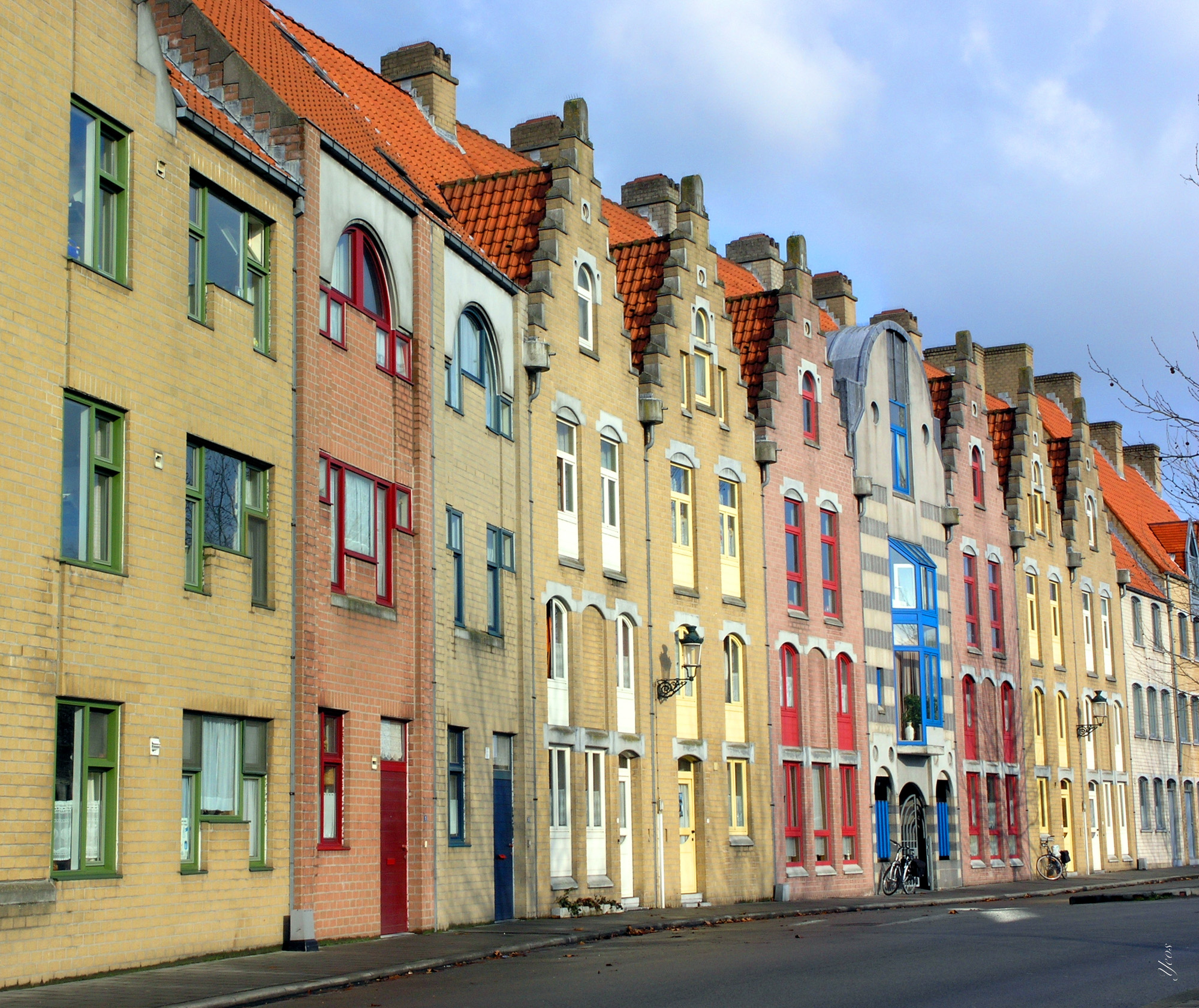 Bruges_street_colors-100.jpg