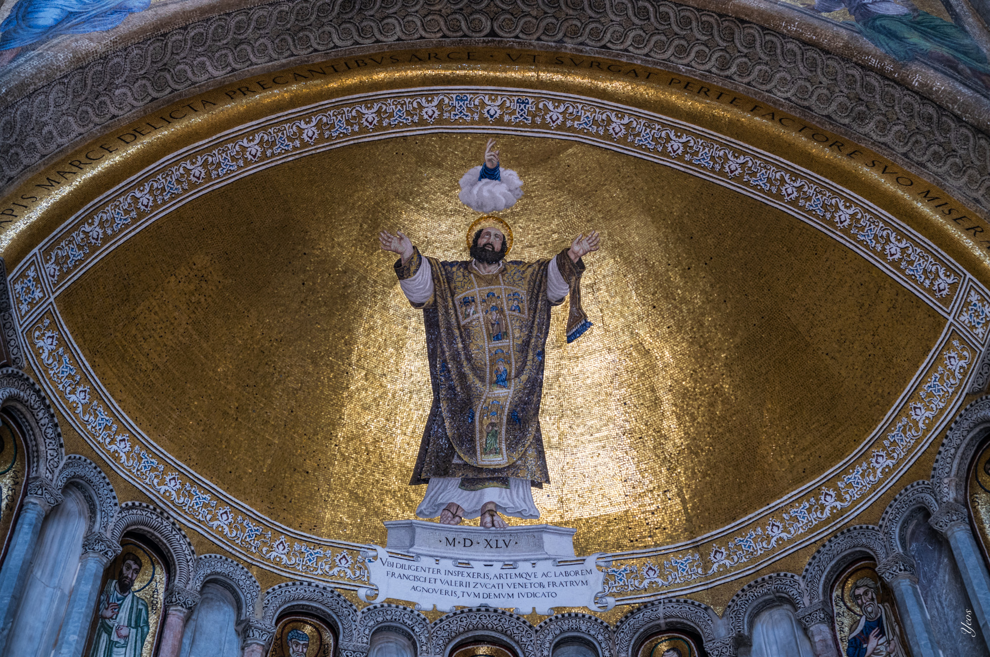 L1001418-100.jpg